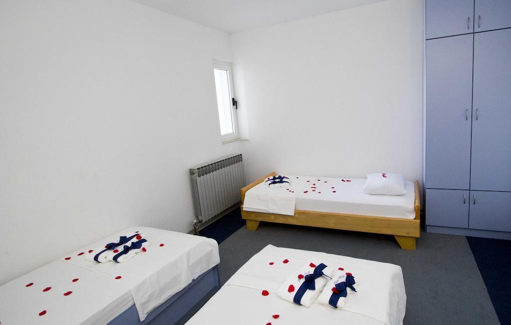 Apartment Pcelica Maja Podstrana Room photo